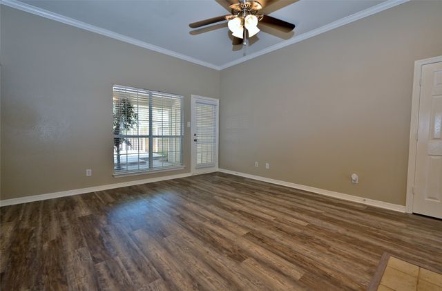 211 Barbara Way, Red Oak, TX 75154