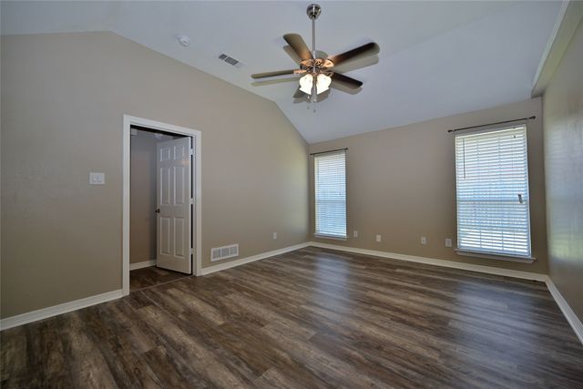 211 Barbara Way, Red Oak, TX 75154