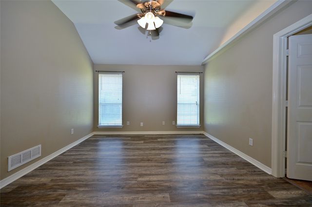 211 Barbara Way, Red Oak, TX 75154