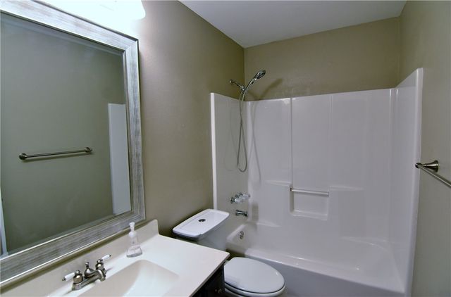 211 Barbara Way, Red Oak, TX 75154