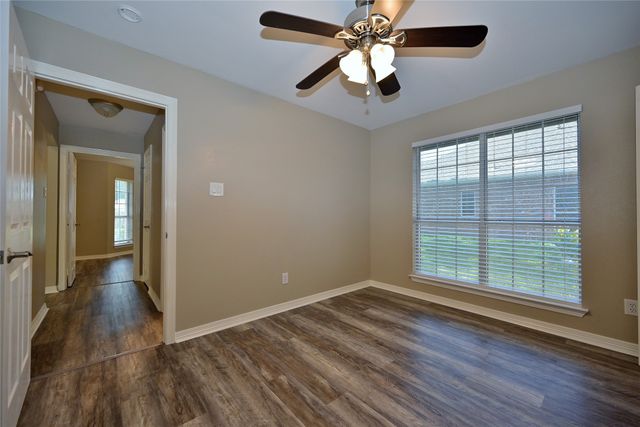 211 Barbara Way, Red Oak, TX 75154