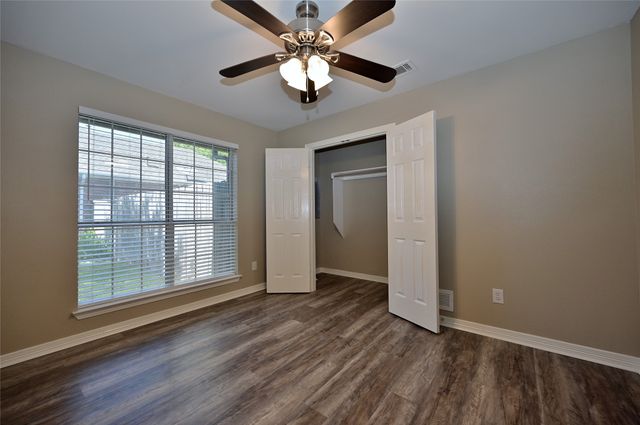 211 Barbara Way, Red Oak, TX 75154