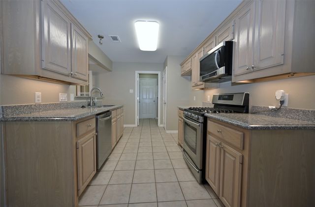 211 Barbara Way, Red Oak, TX 75154
