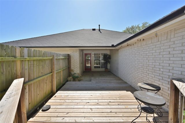 211 Barbara Way, Red Oak, TX 75154