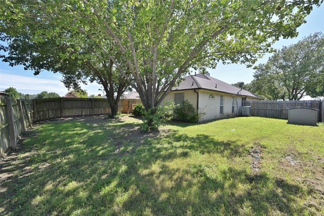 211 Barbara Way, Red Oak, TX 75154