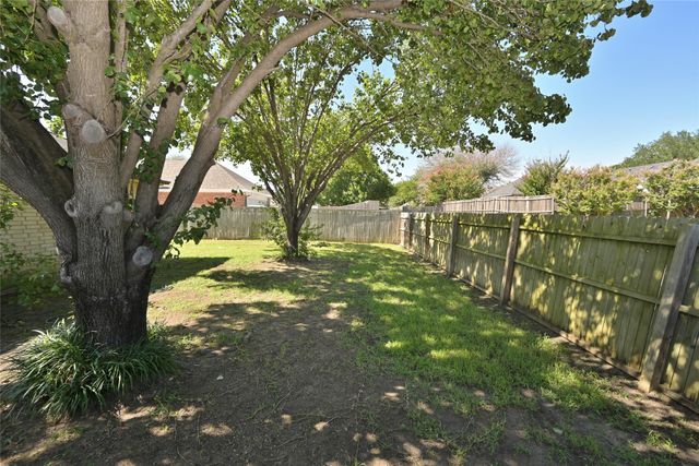 211 Barbara Way, Red Oak, TX 75154