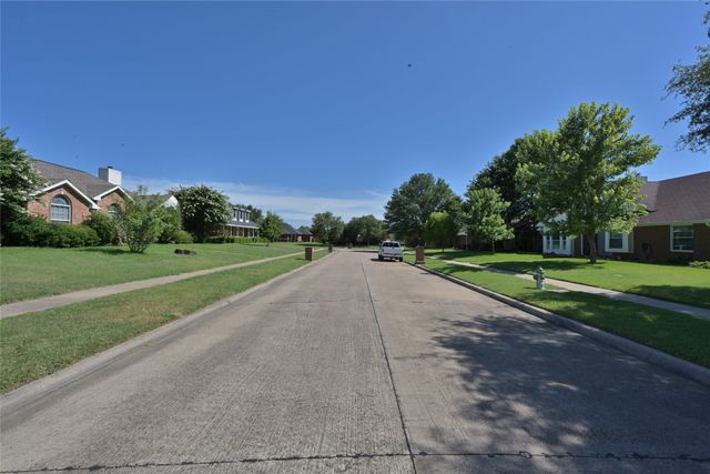 211 Barbara Way, Red Oak, TX 75154