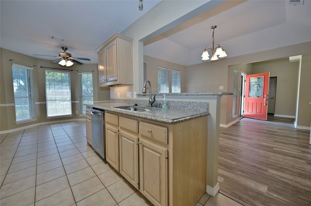 211 Barbara Way, Red Oak, TX 75154