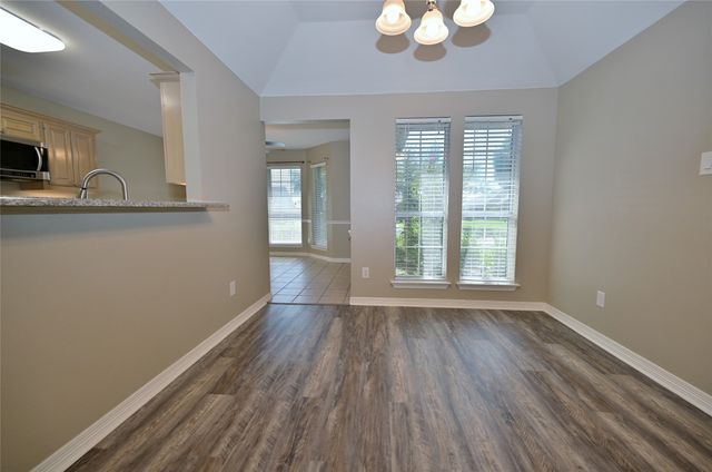 211 Barbara Way, Red Oak, TX 75154