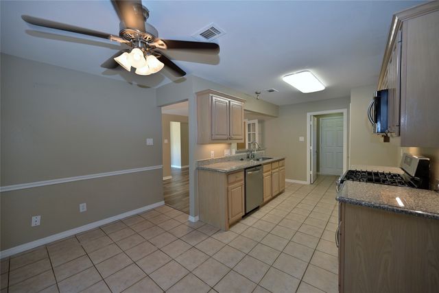 211 Barbara Way, Red Oak, TX 75154