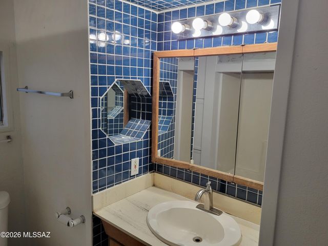 11982 W Desert Wren Drive, Tucson, AZ 85743