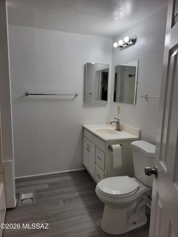 11982 W Desert Wren Drive, Tucson, AZ 85743