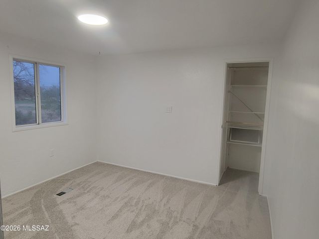 11982 W Desert Wren Drive, Tucson, AZ 85743