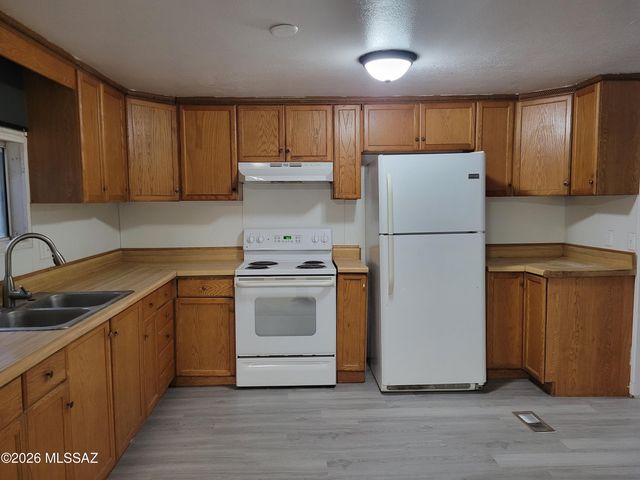 11982 W Desert Wren Drive, Tucson, AZ 85743