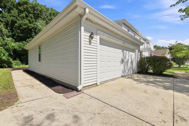 4228 W Tumblecreek DRIVE, Franklin, WI 53132