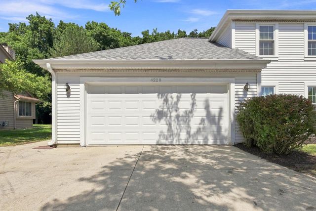 4228 W Tumblecreek DRIVE, Franklin, WI 53132
