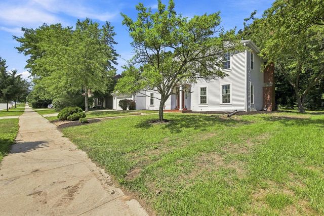 4228 W Tumblecreek DRIVE, Franklin, WI 53132
