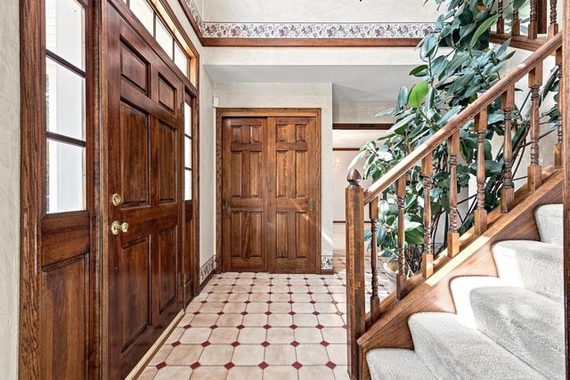 4228 W Tumblecreek DRIVE, Franklin, WI 53132