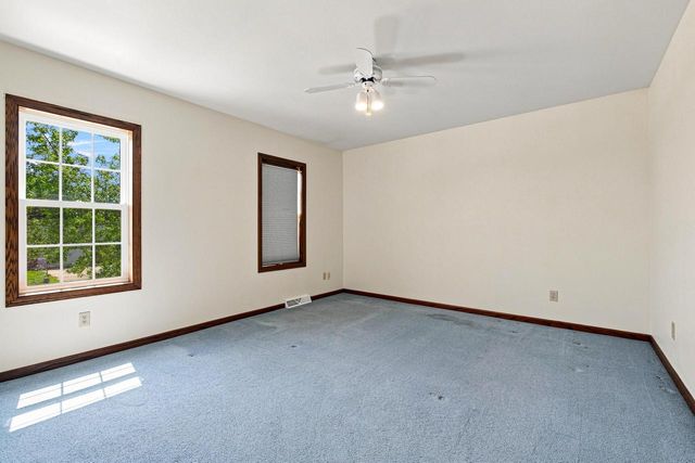 4228 W Tumblecreek DRIVE, Franklin, WI 53132