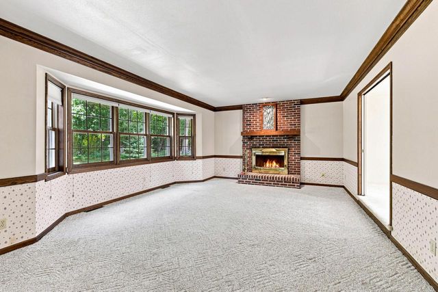 4228 W Tumblecreek DRIVE, Franklin, WI 53132