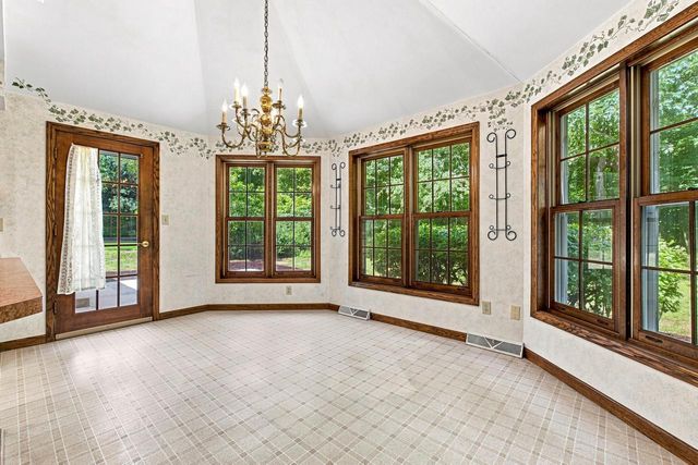 4228 W Tumblecreek DRIVE, Franklin, WI 53132