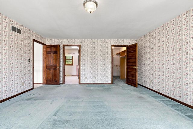 4228 W Tumblecreek DRIVE, Franklin, WI 53132
