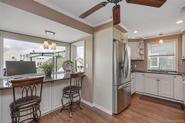 25 Cape Road, Amityville, NY 11701