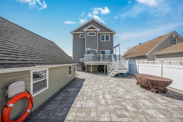 25 Cape Road, Amityville, NY 11701