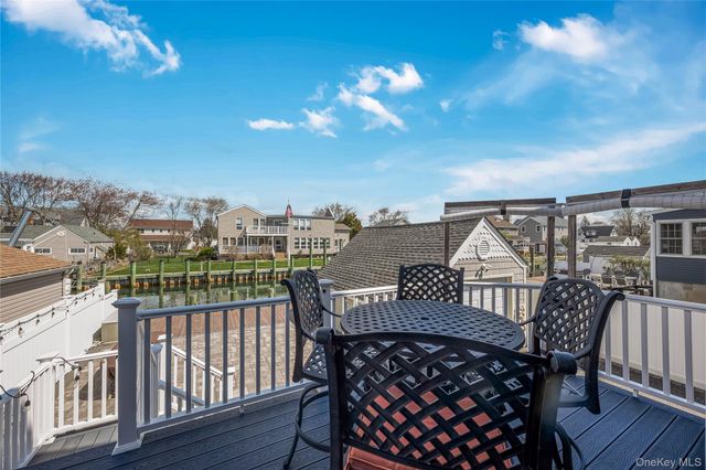 25 Cape Road, Amityville, NY 11701