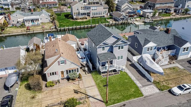 25 Cape Road, Amityville, NY 11701