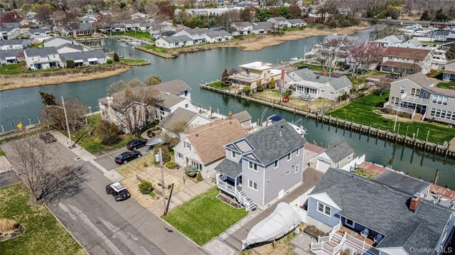 25 Cape Road, Amityville, NY 11701