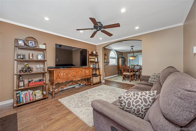 25 Cape Road, Amityville, NY 11701