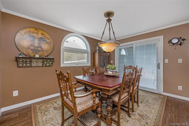 25 Cape Road, Amityville, NY 11701