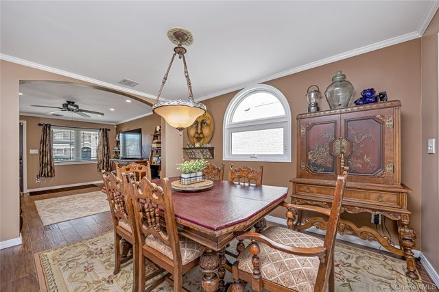 25 Cape Road, Amityville, NY 11701