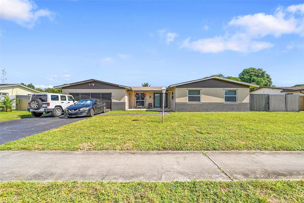 300 W Kathy Ln, Margate, FL 33068