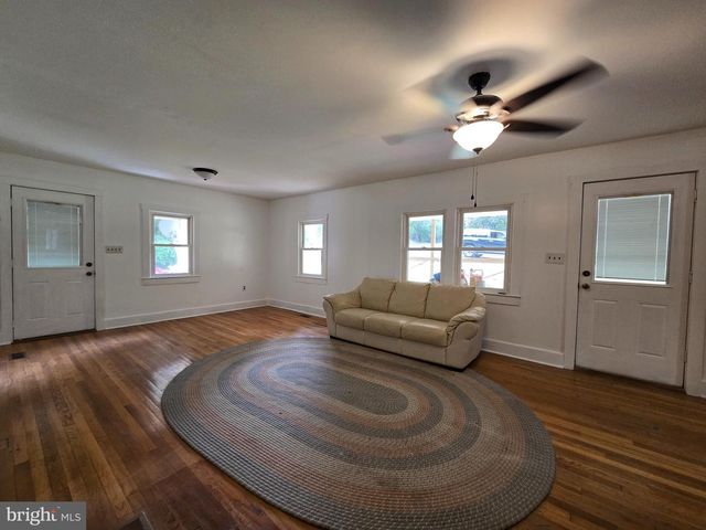 310 RAINBOW RD, Wardensville, WV 26851