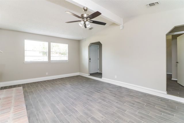 4000 School Hill Circle, Arlington, TX 76017