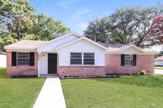 4000 School Hill Circle, Arlington, TX 76017