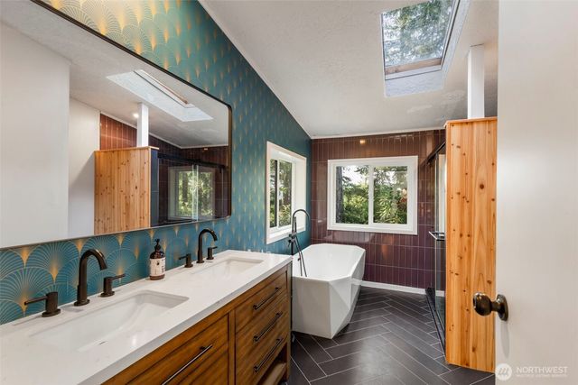 22779 Seabeck Holly Rd, Seabeck, WA 98380