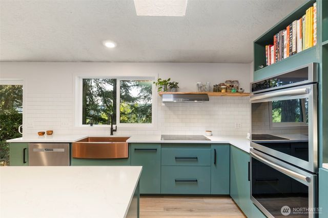 22779 Seabeck Holly Rd, Seabeck, WA 98380