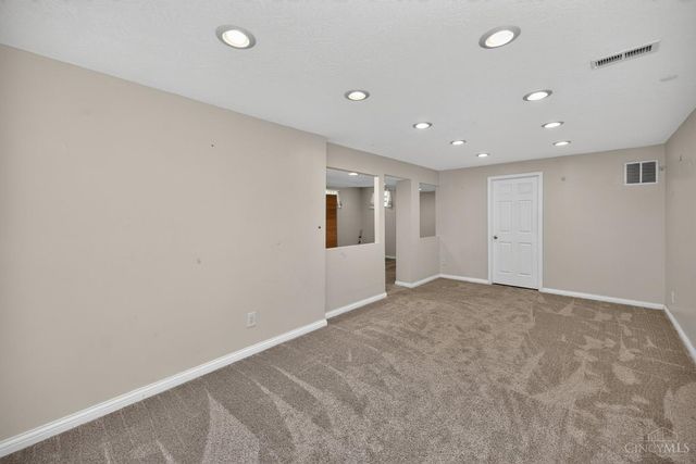 7864 Red Mill Drive, West Chester, OH 45069