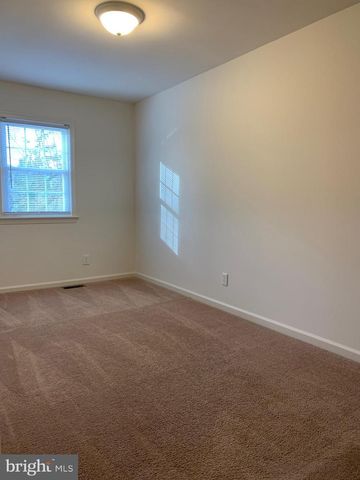 7 FARRELL LN, Fredericksburg, VA 22408