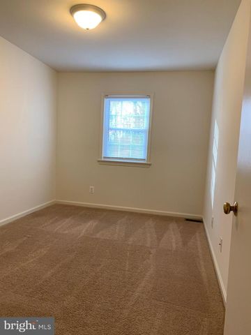 7 FARRELL LN, Fredericksburg, VA 22408