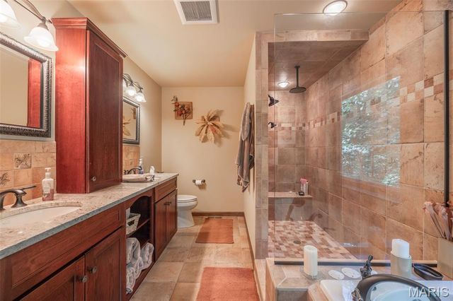 2345 Alpine Overlook Drive, Innsbrook, MO 63390