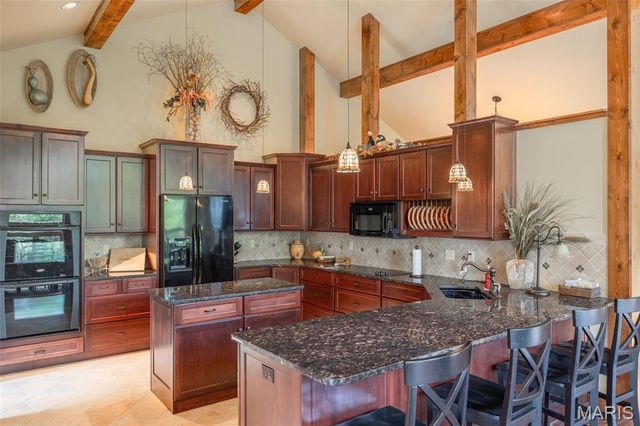 2345 Alpine Overlook Drive, Innsbrook, MO 63390