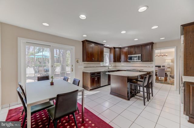 4 HAWK DR E, Princeton Junction, NJ 08550