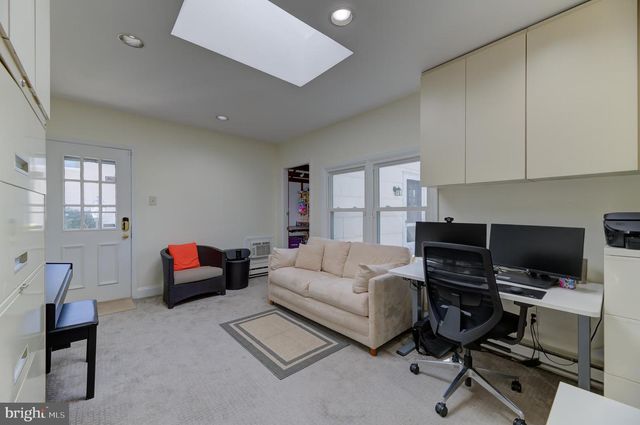 4 HAWK DR E, Princeton Junction, NJ 08550