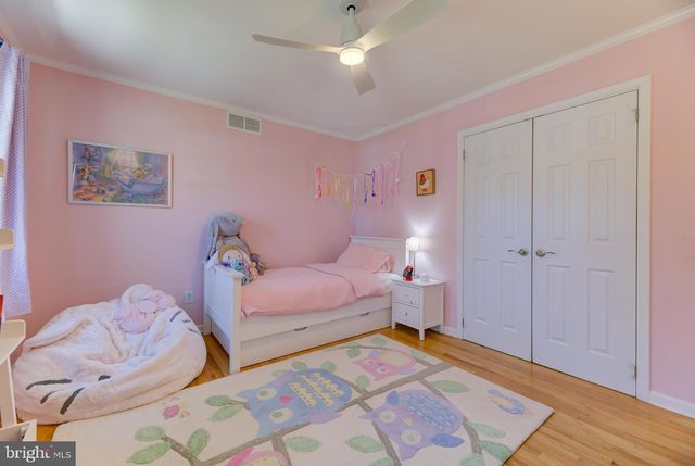 4 HAWK DR E, Princeton Junction, NJ 08550