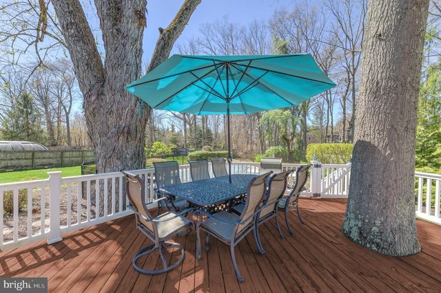 4 HAWK DR E, Princeton Junction, NJ 08550