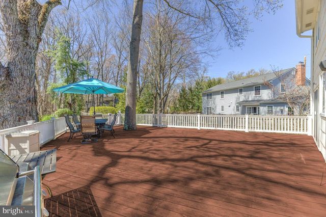 4 HAWK DR E, Princeton Junction, NJ 08550